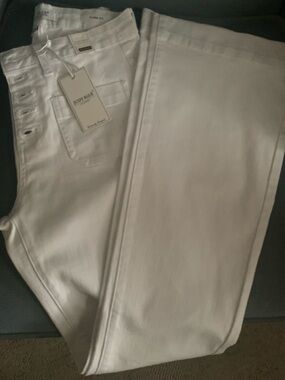 Judy Blue White High Waist Flare Jeans NWT Size 3/26